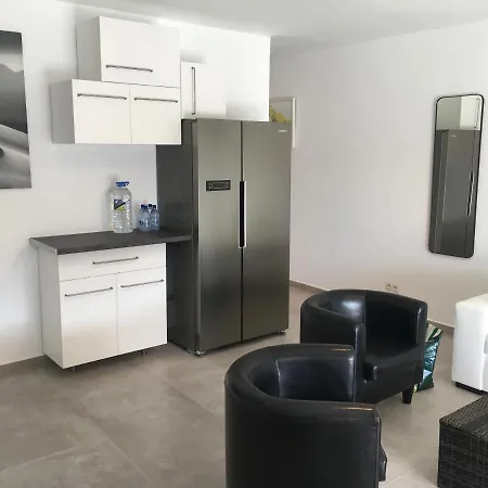 Seaview Cura Apartment