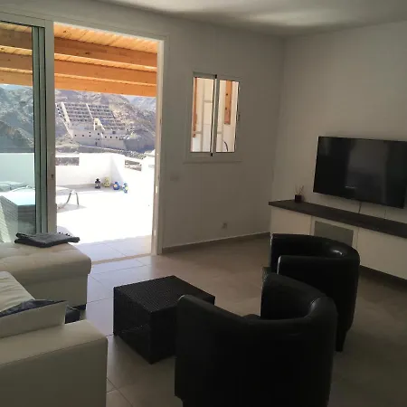 Seaview Cura Apartment *